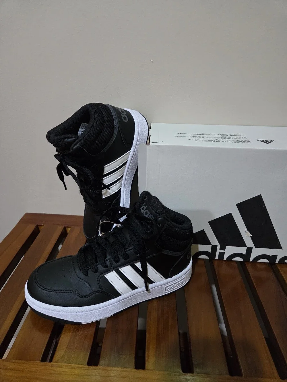adidas Boy's Black and White Hoops 3.0 MID High-Top Basketball Sneakers Size 2